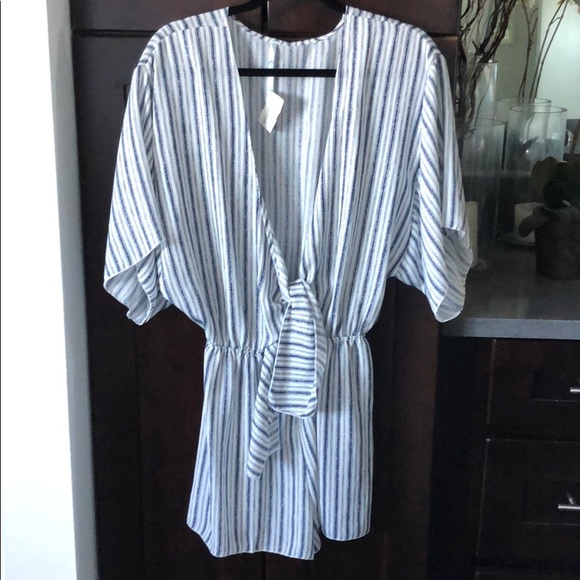 NWT blue and white stripe romper - Picture 2 of 5